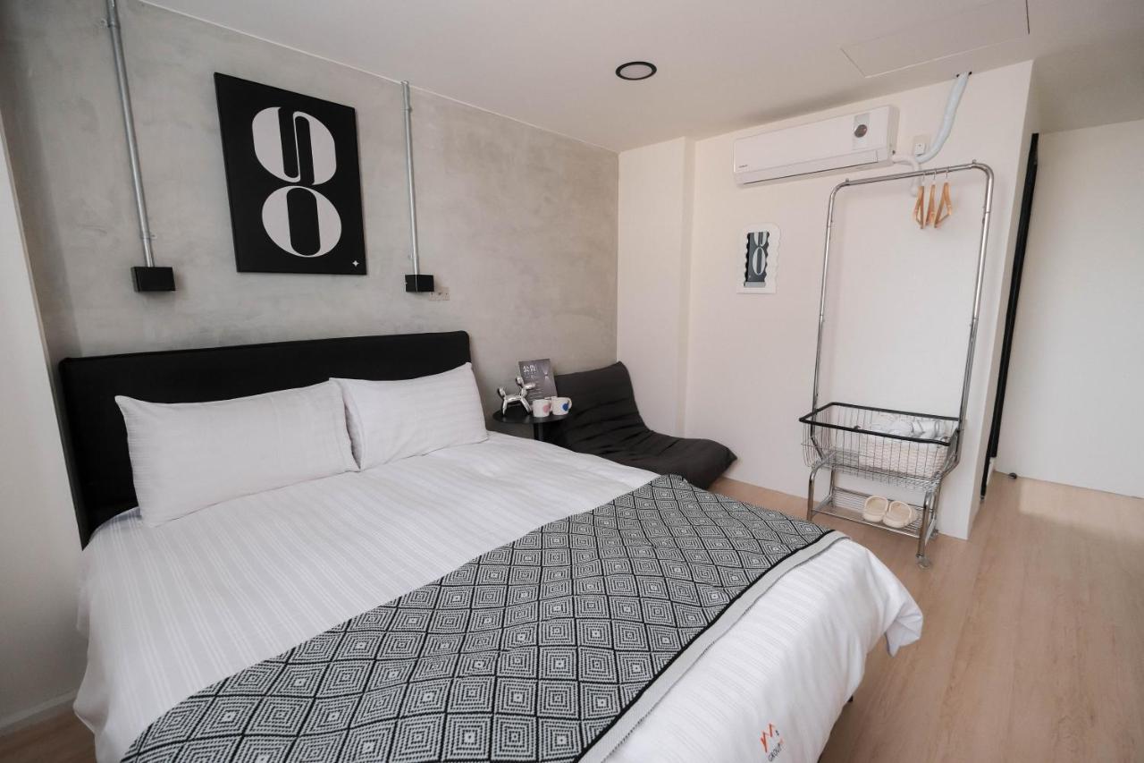 Apartamento 七七漫旅 Seven77 Tainan Exterior foto